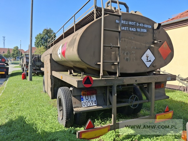 Cysterna paliwowa – stacja paliw CS-10 na przyczepie D-83 (ładowność 8,1 t) 